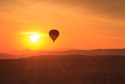 poster-print-hot-air-balloon-at-sunset