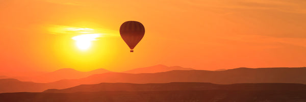panoramic-3-piece-canvas-print-hot-air-balloon-at-sunset-panorama