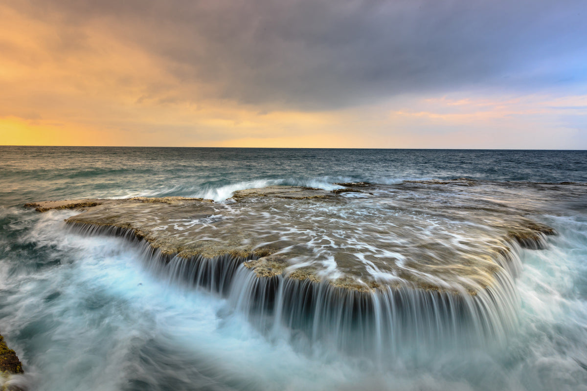 canvas-print-the-roaring-sea