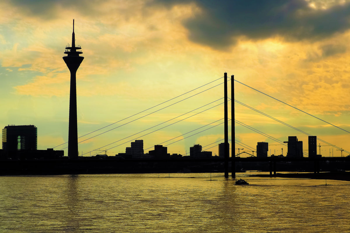3-piece-canvas-print-skyline-in-the-evening-light