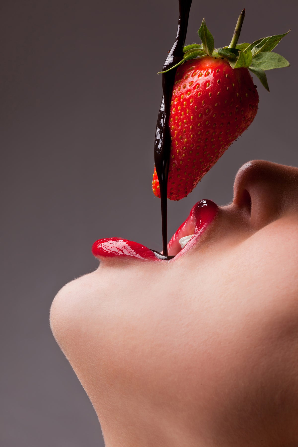 framedposter-print-strawberry-kiss