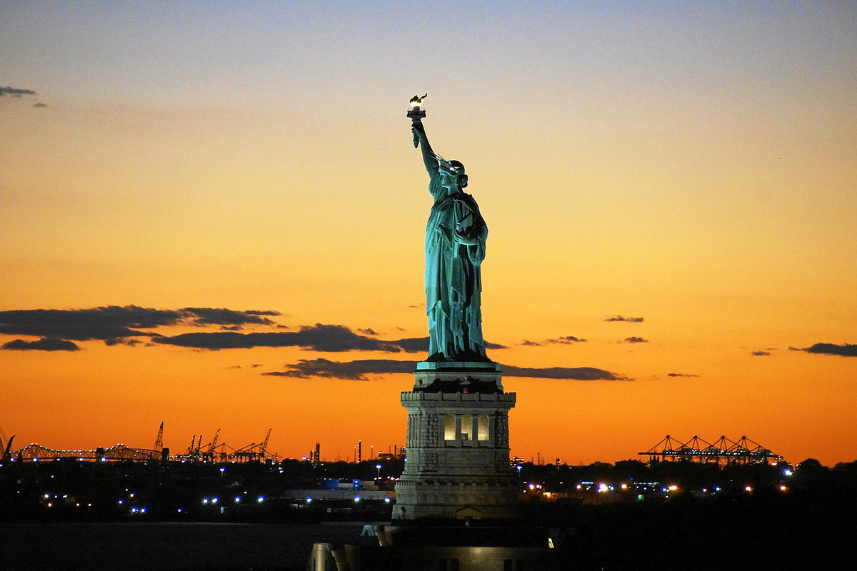 framedcanvas-print-statue-of-liberty-in-the-evening-light