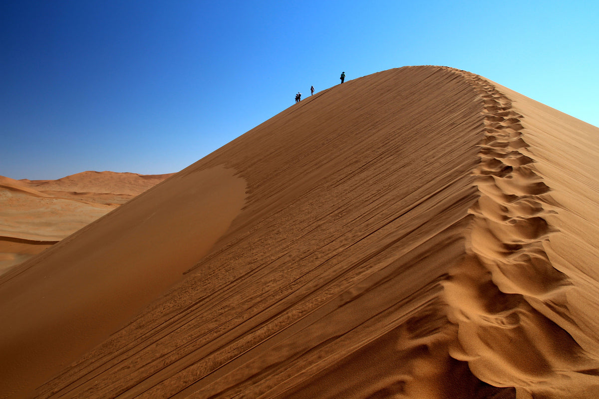 poster-print-desert-hike-in-namibia