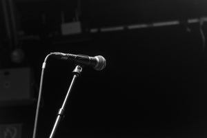 modern-3-piece-canvas-print-on-stage