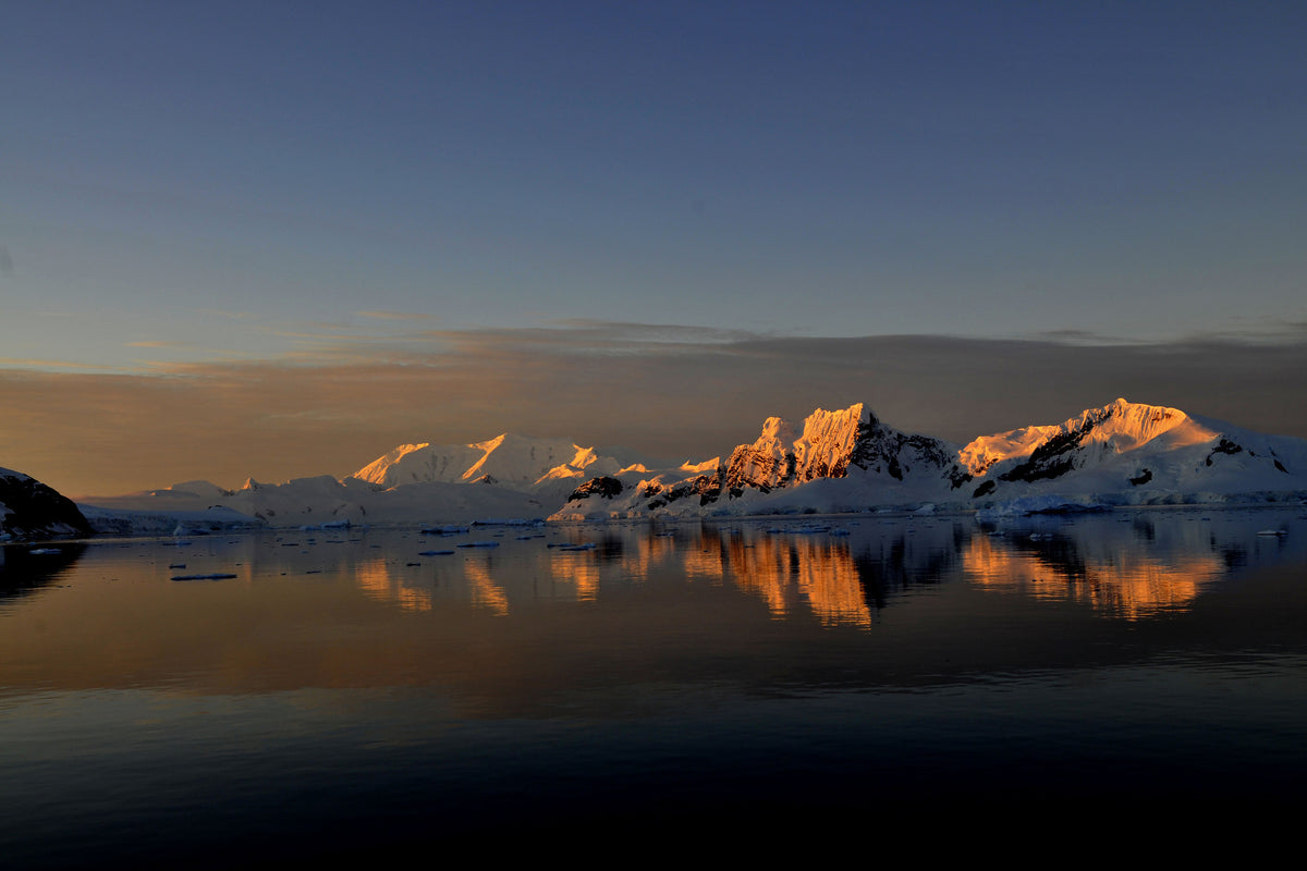 canvas-print-peaceful-antarctic