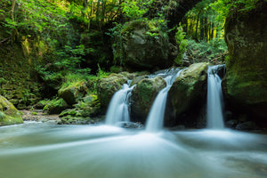 3-piece-aluminium-print-falling-water-in-the-wood