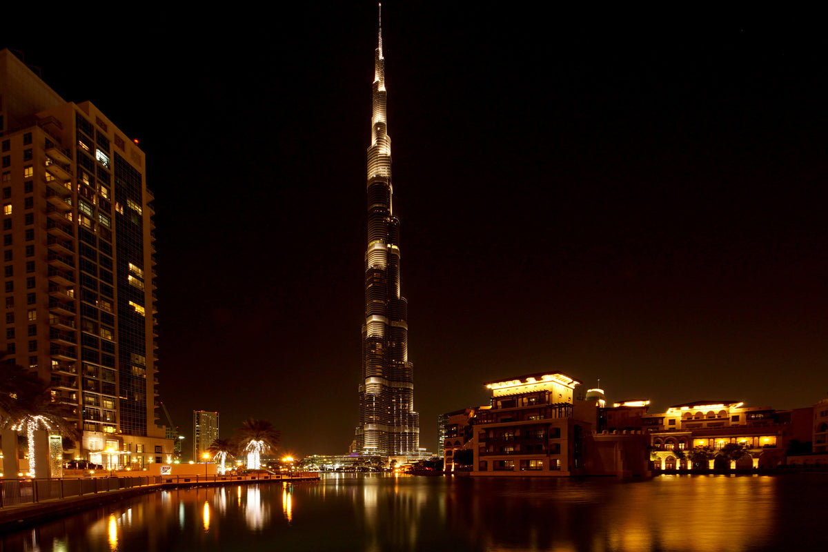 3-piece-aluminium-print-at-night-in-dubai