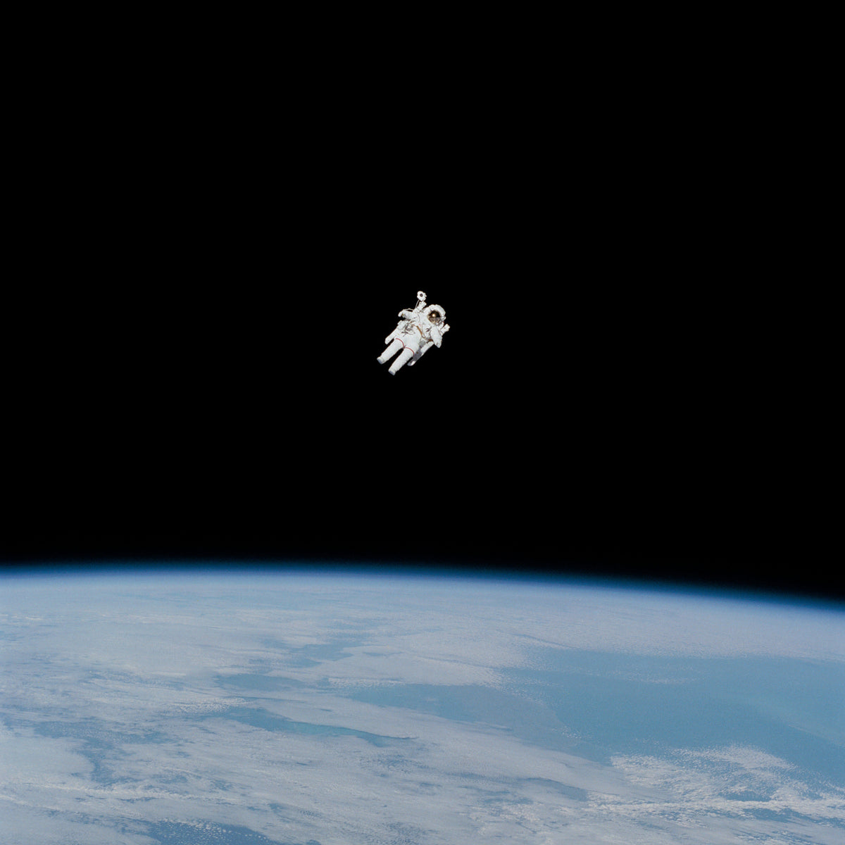 aluminium-print-lonely-astronaut-in-space