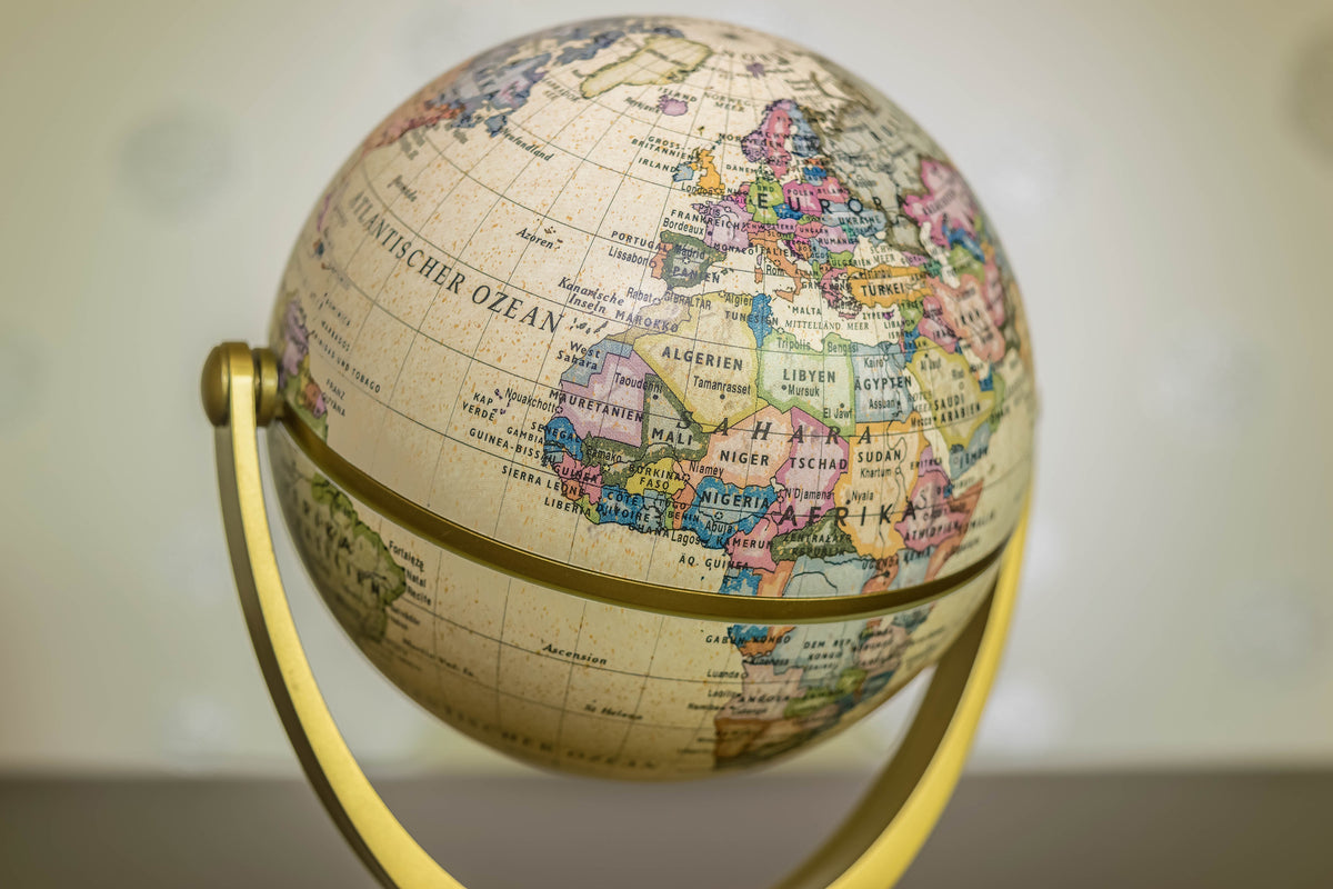 3-piece-aluminium-print-the-globe