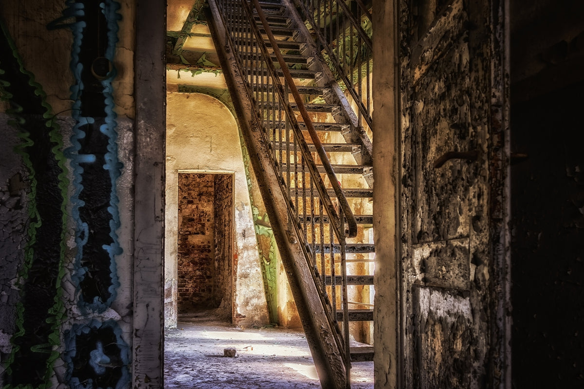3-piece-aluminium-print-old-stairs