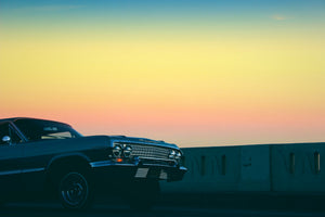 modern-3-piece-acrylic-print-vintage-car-in-the-evening-light