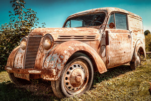 acrylic-print-oldtimer-with-rust