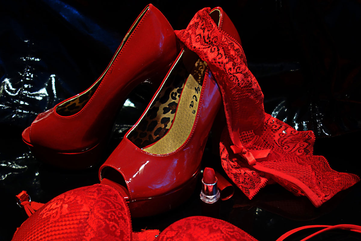 aluminium-print-red-high-heels