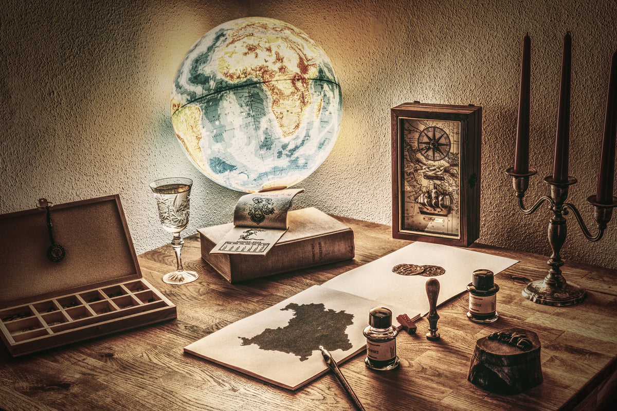 poster-print-antique-desk