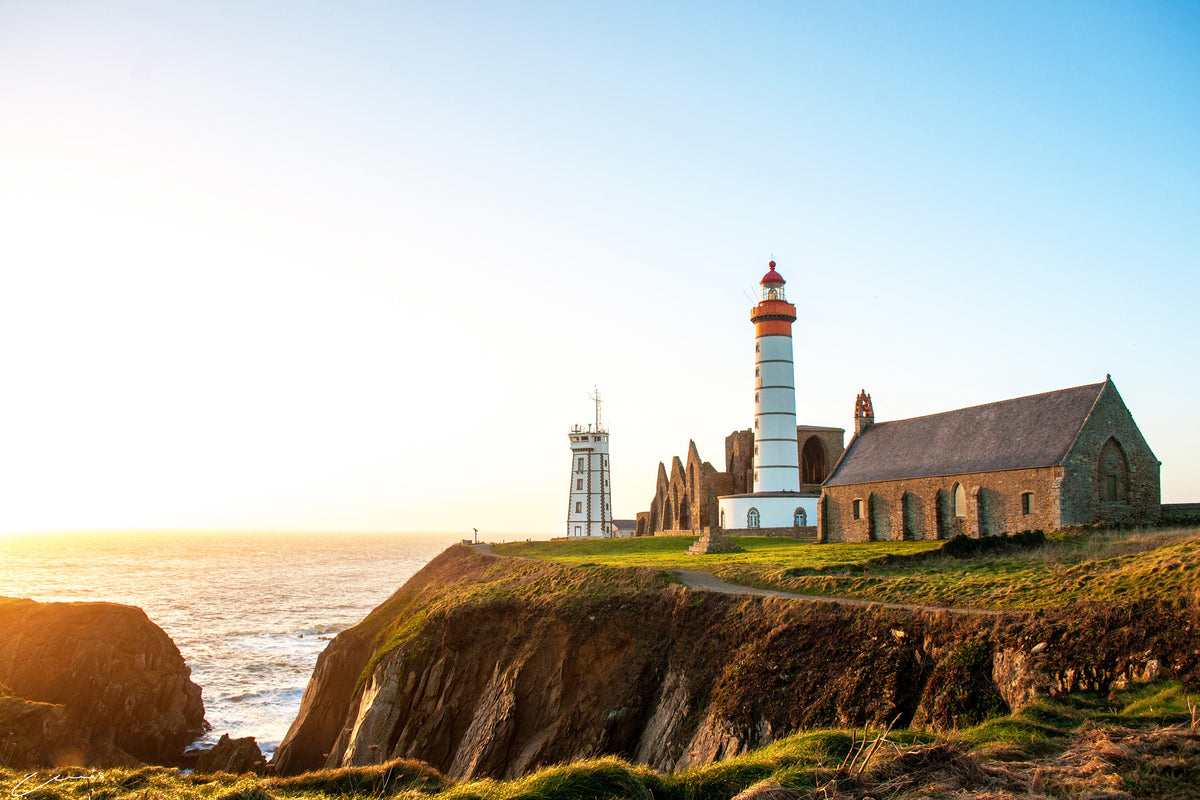framedcanvas-print-the-lighthouse-at-sunrise