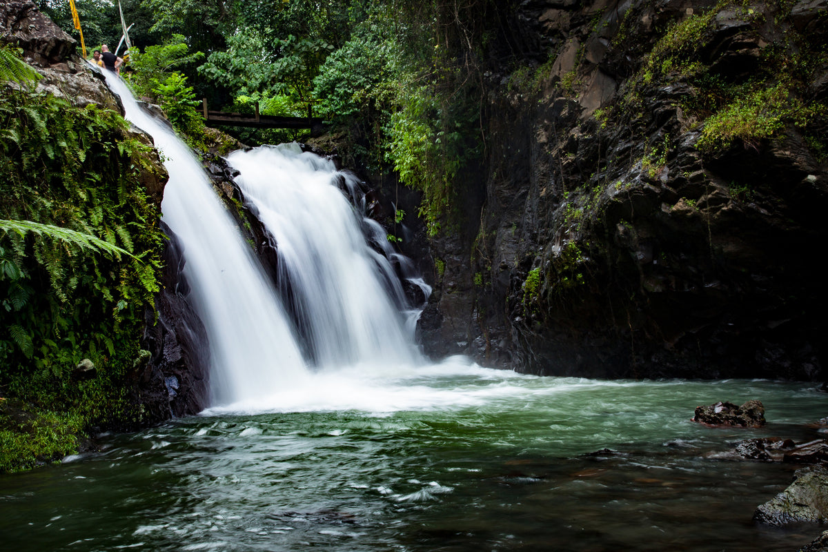 aluminium-print-waterfall-in-the-evening-light