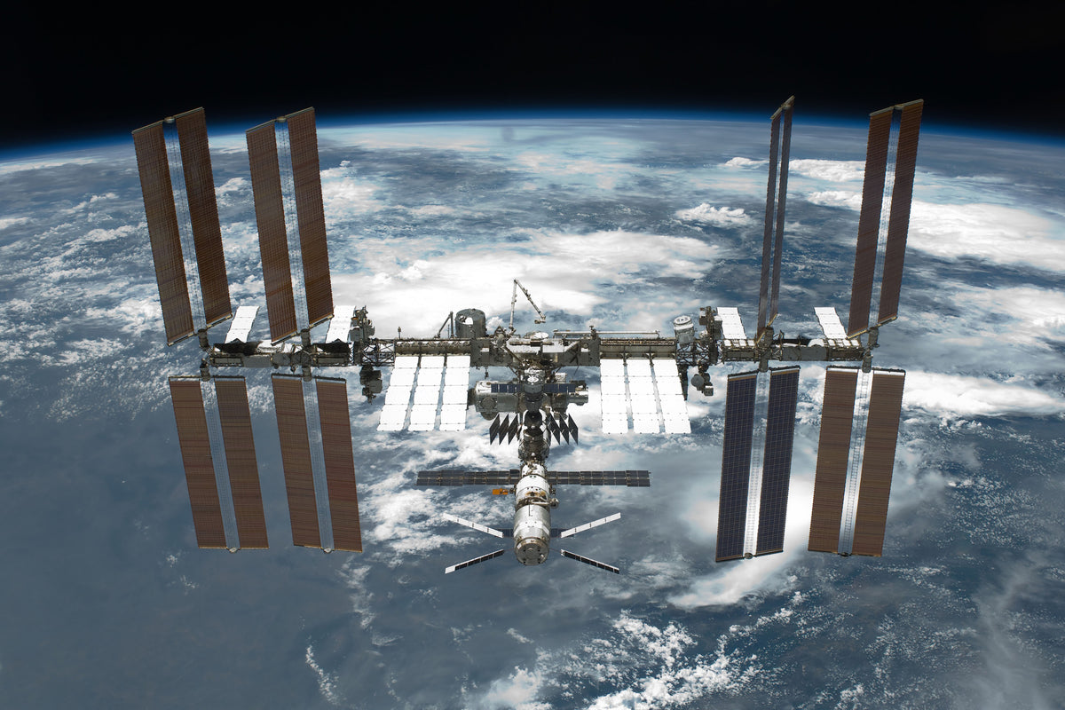3-piece-aluminium-print-a-satellite
