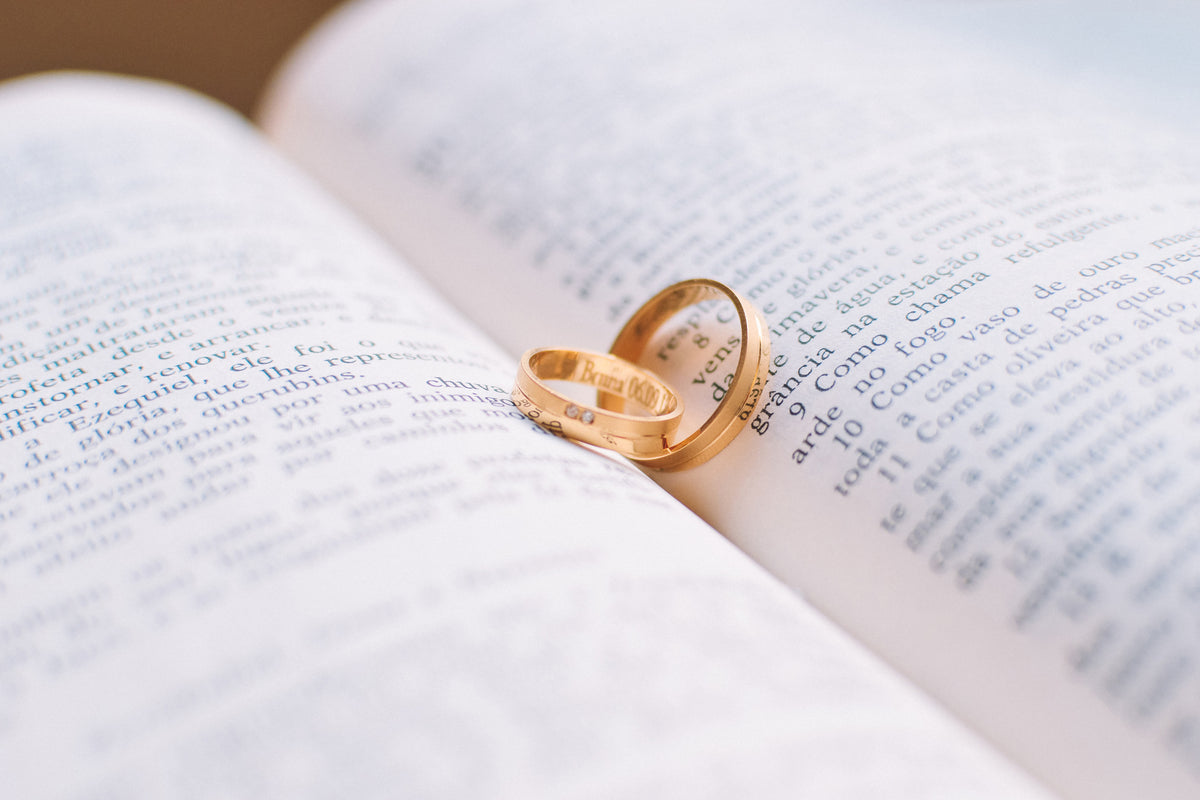 framedcanvas-print-the-wedding-rings