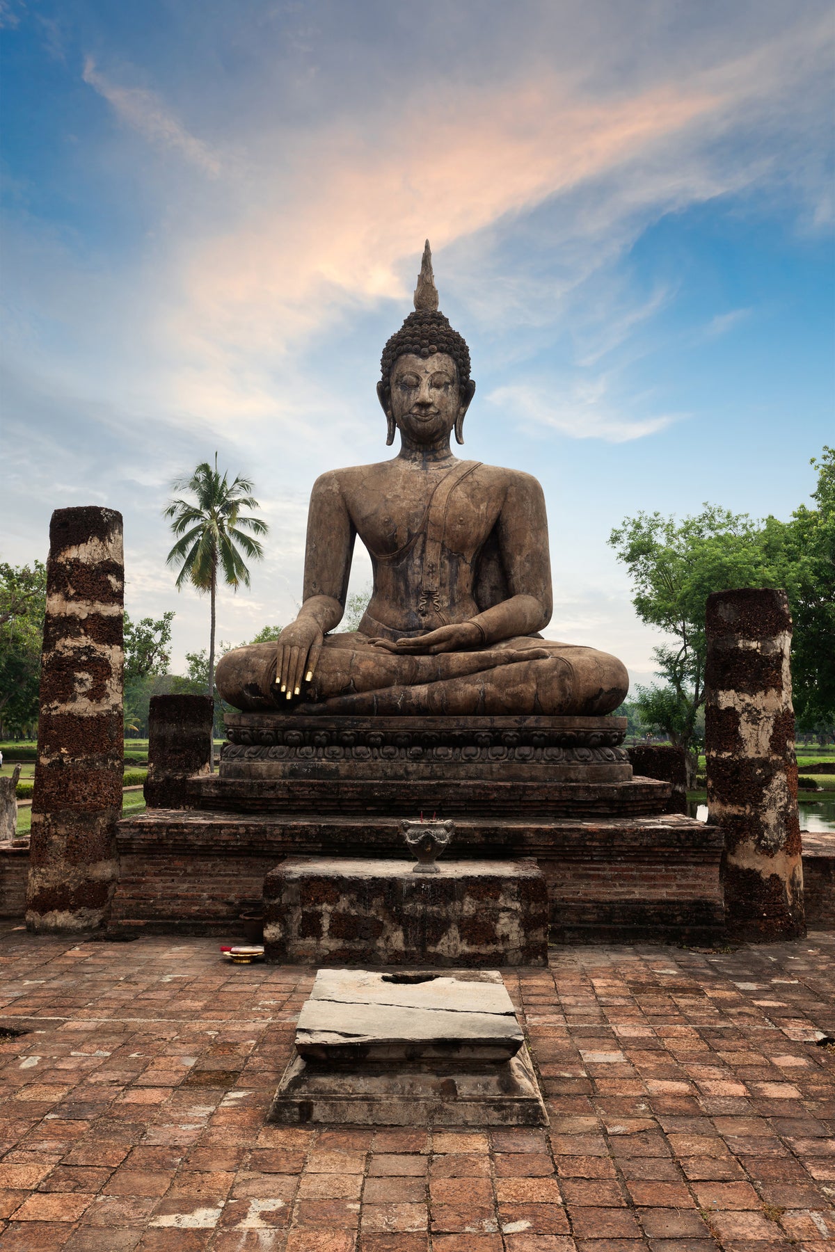poster-print-buddha-statue-at-dusk