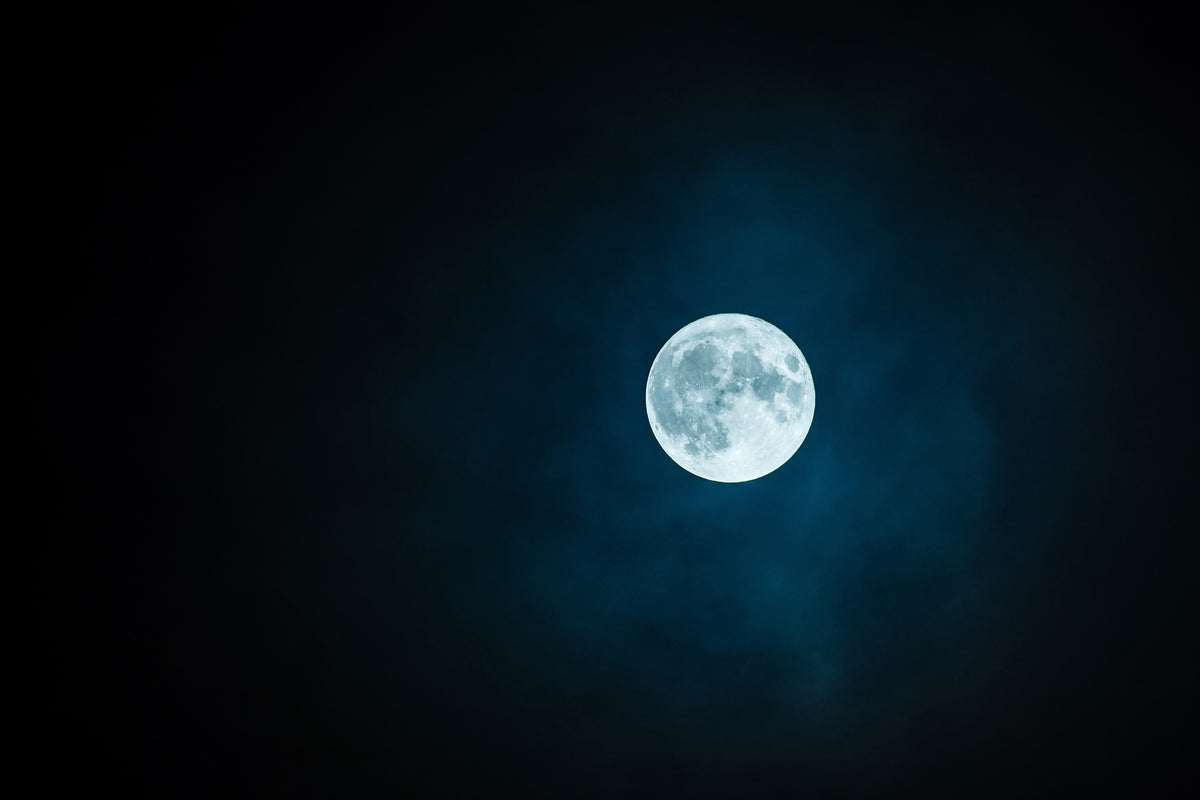 canvas-print-imposing-full-moon